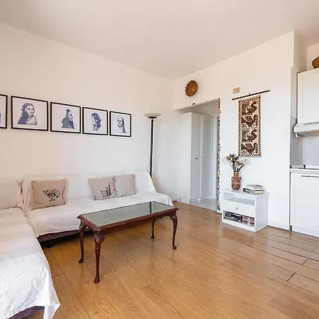 公寓 1 Bedroom Cozy Apartment In Badesi